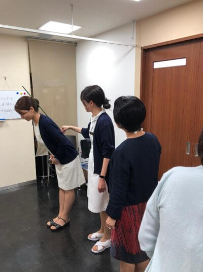 日本一居心地のよいクリニックを目指して、マナー接遇講習を受けました。