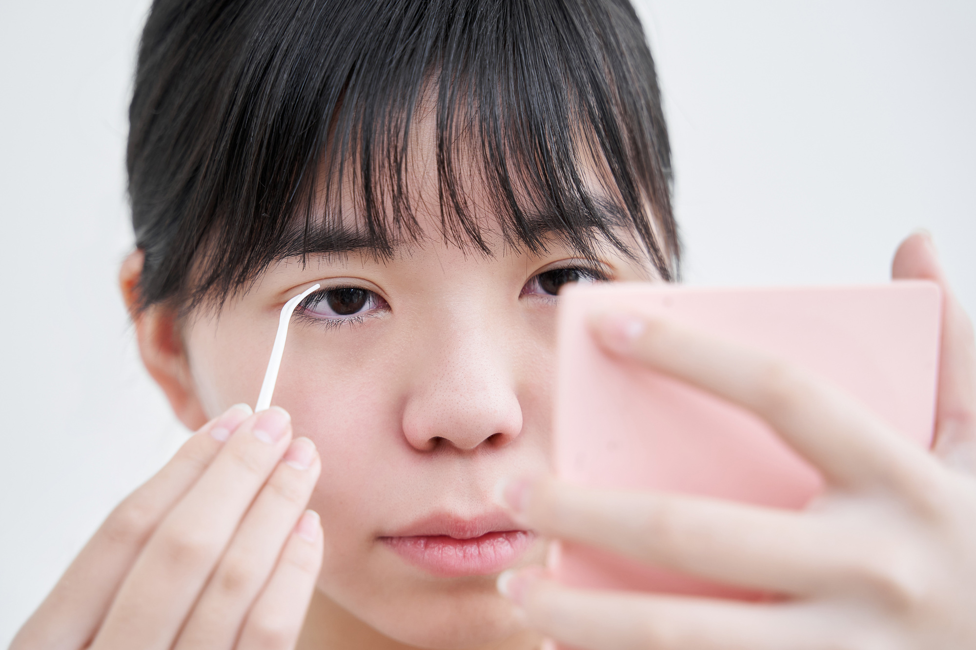 二重幅が狭くなった原因と対処法｜失敗しない治療選び